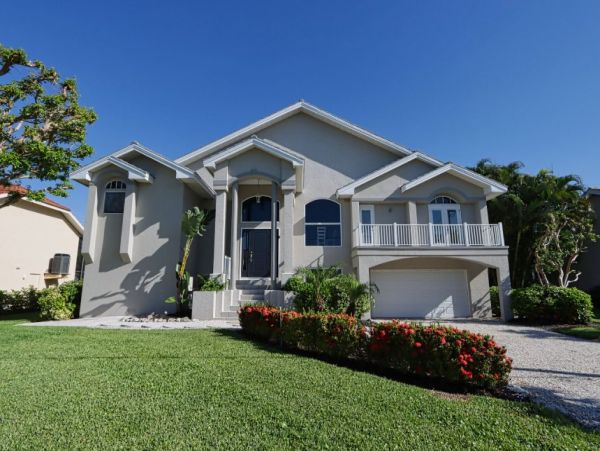 Walk to Beach Sanibel Vacation Home Four Bedroom