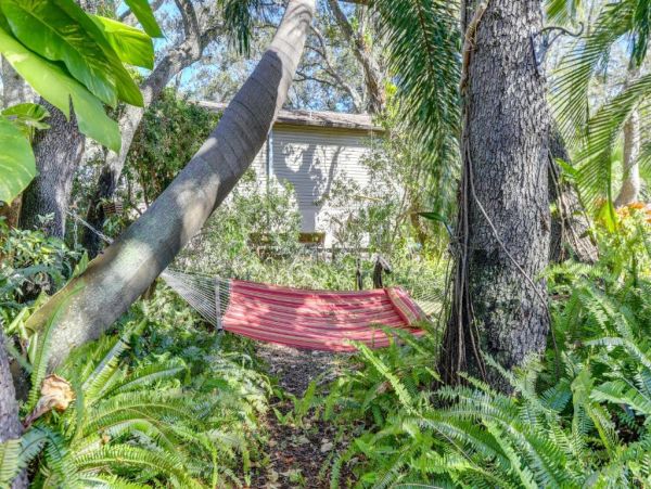 Largo Vacation Pool Home Sleeps Ten Guests
