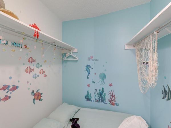 Largo Vacation Pool Home Sleeps Ten Guests