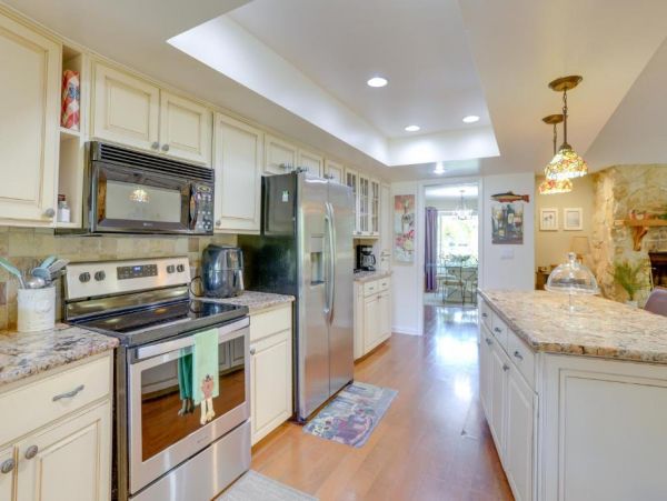 Largo Vacation Pool Home Sleeps Ten Guests