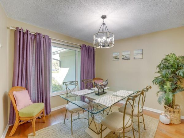 Largo Vacation Pool Home Sleeps Ten Guests