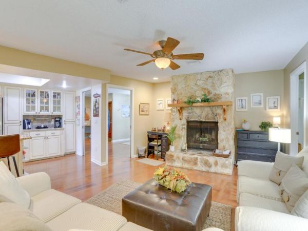 Largo Vacation Pool Home Sleeps Ten Guests