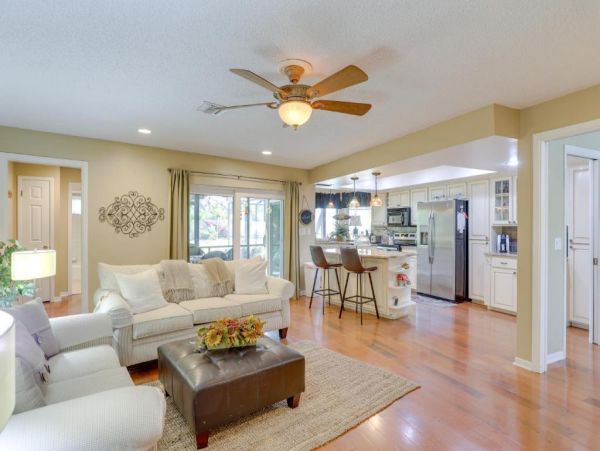 Largo Vacation Pool Home Sleeps Ten Guests