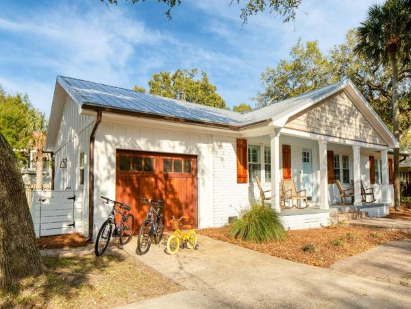 Isle of Palms Vacation Pool Homes Sleeps 22 Guests