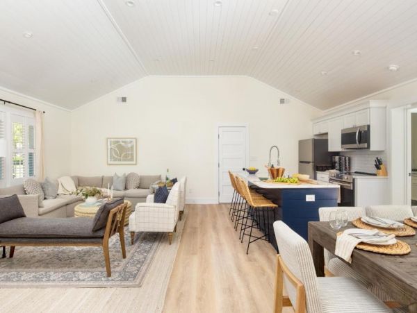 Isle of Palms Vacation Pool Homes Sleeps 22 Guests