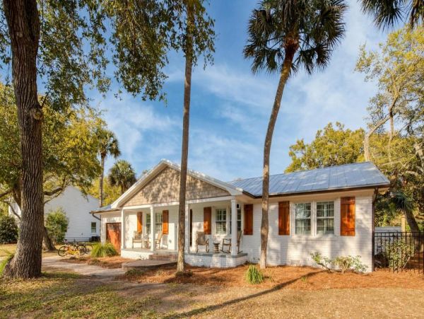 Isle of Palms Vacation Pool Homes Sleeps 22 Guests