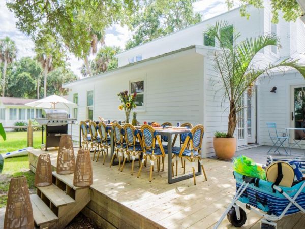 Isle of Palms Vacation Pool Homes Sleeps 22 Guests