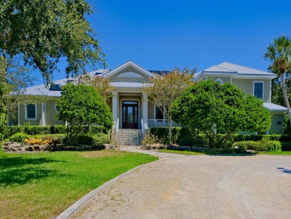 Lovely Vacation Home in Nokomis with Private Pool