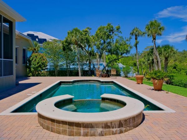 Lovely Vacation Home in Nokomis with Private Pool