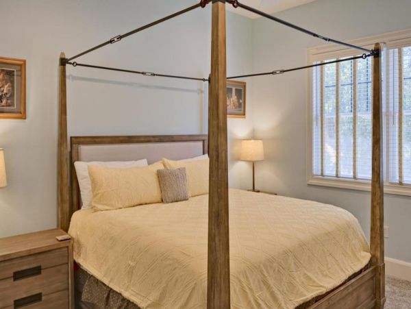 Lovely Vacation Home in Nokomis with Private Pool