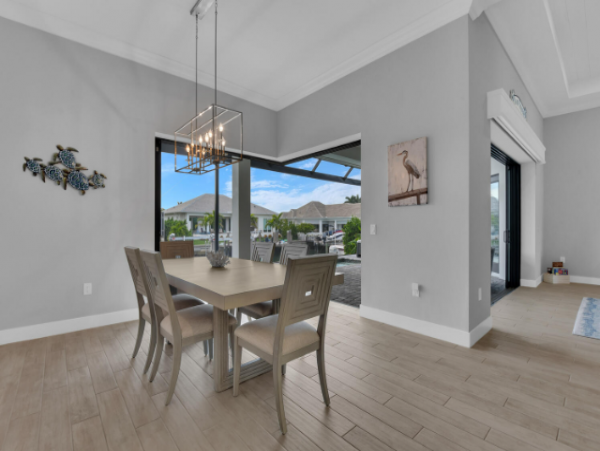 Luxurious Waterfront Retreat on Marco Island 5 Bedroom Home & Heated Pool