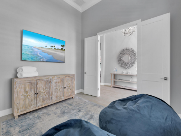 Luxurious Waterfront Retreat on Marco Island 5 Bedroom Home & Heated Pool