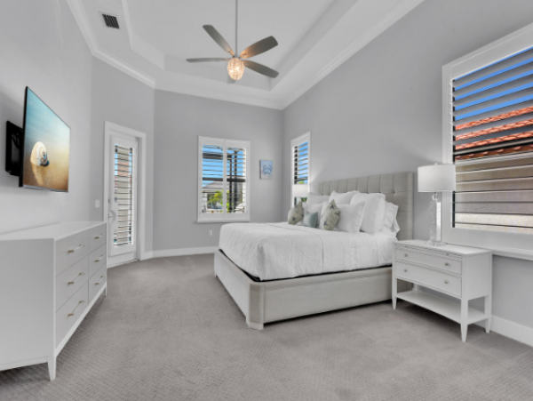 Luxurious Waterfront Retreat on Marco Island 5 Bedroom Home & Heated Pool