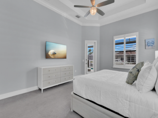 Luxurious Waterfront Retreat on Marco Island 5 Bedroom Home & Heated Pool