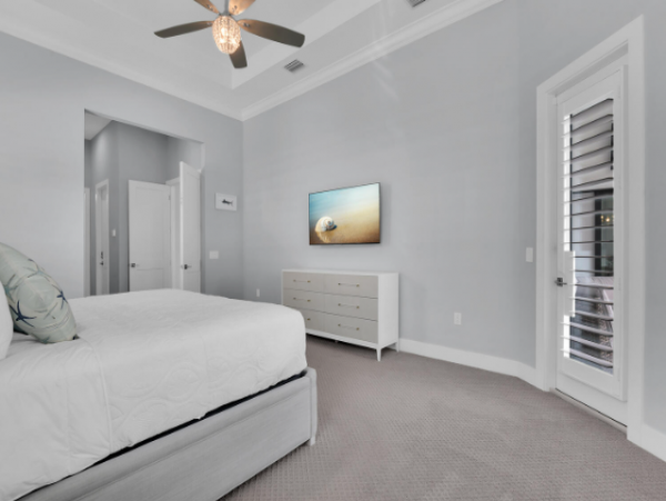 Luxurious Waterfront Retreat on Marco Island 5 Bedroom Home & Heated Pool