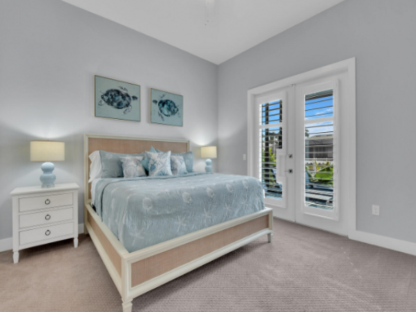 Luxurious Waterfront Retreat on Marco Island 5 Bedroom Home & Heated Pool