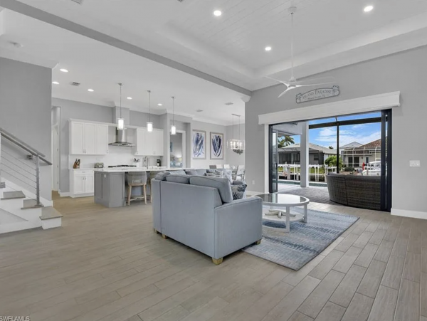Luxurious Waterfront Retreat on Marco Island 5 Bedroom Home & Heated Pool