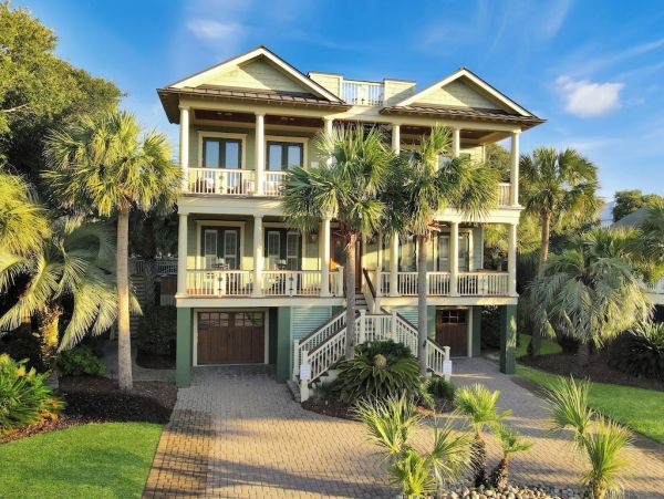 Isle of Palms Vacation Home Six Bedroom Walk to Beach