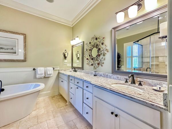 Isle of Palms Vacation Home Six Bedroom Walk to Beach