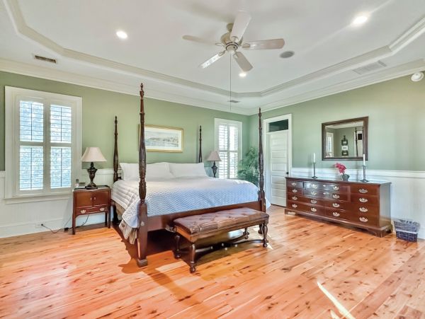 Isle of Palms Vacation Home Six Bedroom Walk to Beach