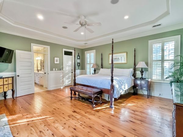 Isle of Palms Vacation Home Six Bedroom Walk to Beach