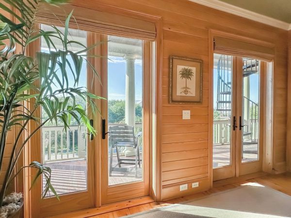 Isle of Palms Vacation Home Six Bedroom Walk to Beach
