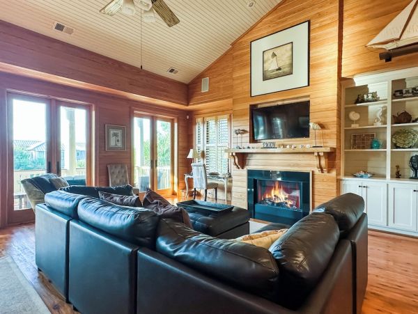 Isle of Palms Vacation Home Six Bedroom Walk to Beach
