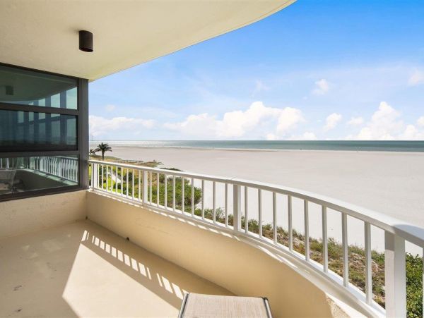 Lovely Condo with Full Ocean Views in Marco Island