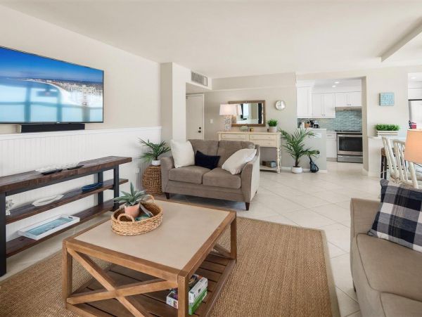 Lovely Condo with Full Ocean Views in Marco Island