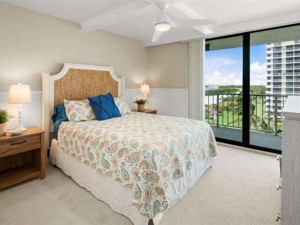 Lovely Condo with Full Ocean Views in Marco Island