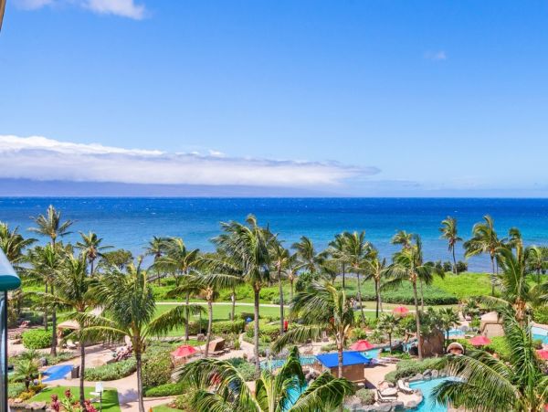 Kaanapali 4BR/4BA Combines Two Premier Beachfront Suites
