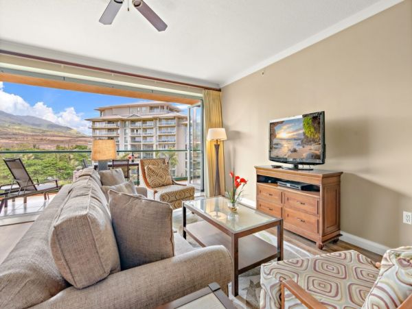 Kaanapali 4BR/4BA Combines Two Premier Beachfront Suites
