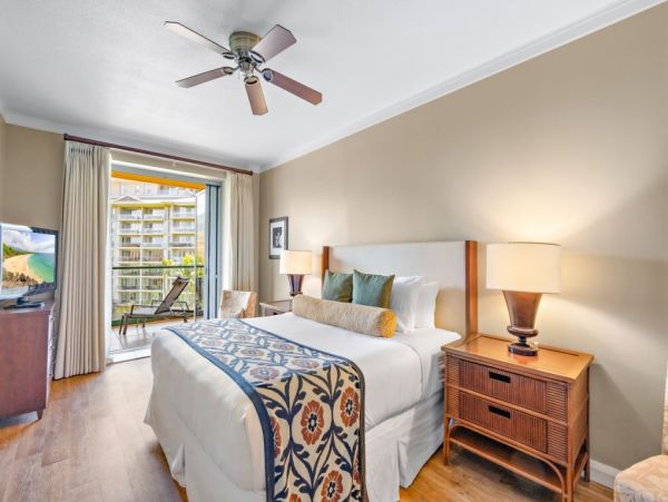 Kaanapali 4BR/4BA Combines Two Premier Beachfront Suites