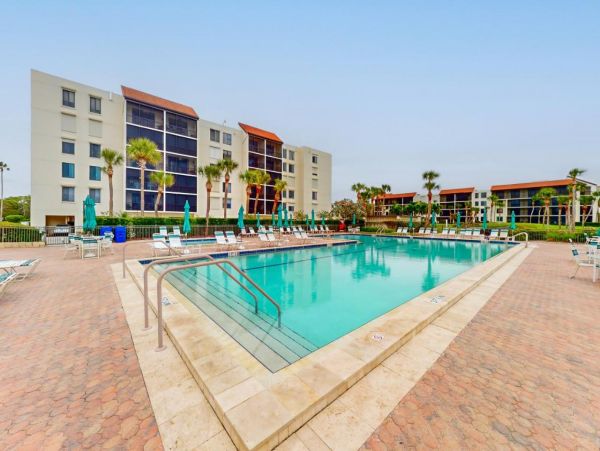 Charming Condo in Longboat Key Located on the Beach