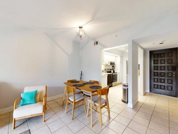 Charming Condo in Longboat Key Located on the Beach