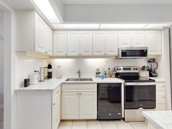 Charming Condo in Longboat Key Located on the Beach
