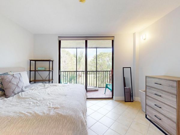 Charming Condo in Longboat Key Located on the Beach