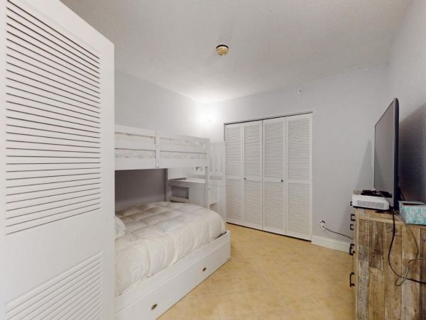 Charming Condo in Longboat Key Located on the Beach
