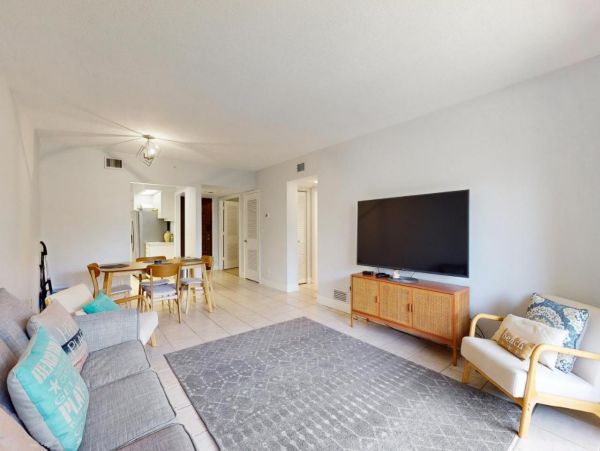 Charming Condo in Longboat Key Located on the Beach