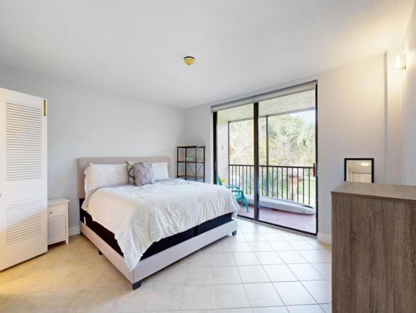 Charming Condo in Longboat Key Located on the Beach