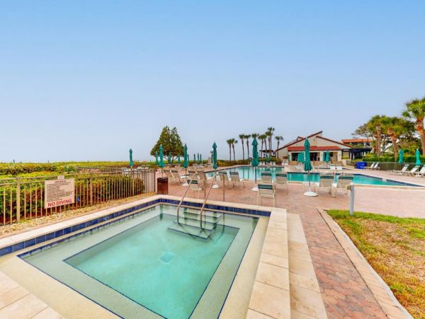 Charming Condo in Longboat Key Located on the Beach