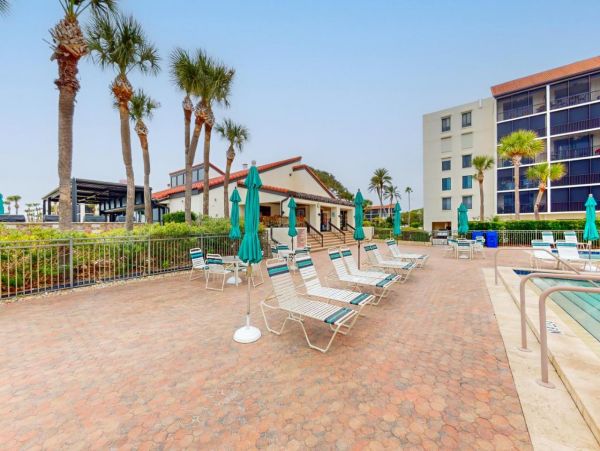 Charming Condo in Longboat Key Located on the Beach