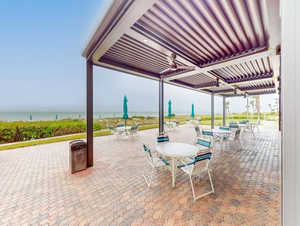 Charming Condo in Longboat Key Located on the Beach