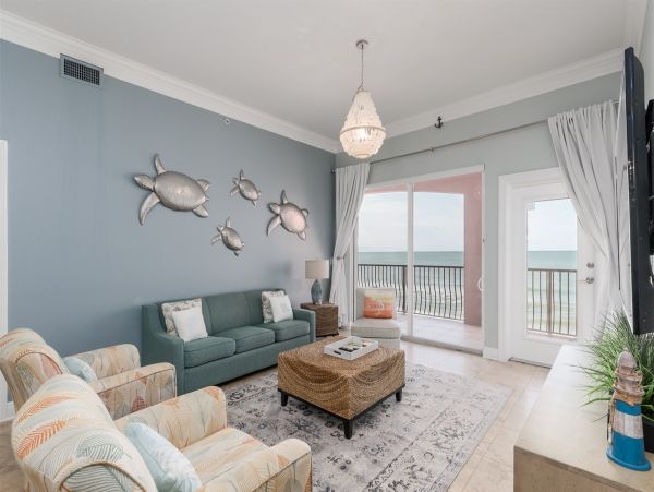 Beachfront 4BR/2.5BA Condo in Treasure Island Sleeps 10 Guests