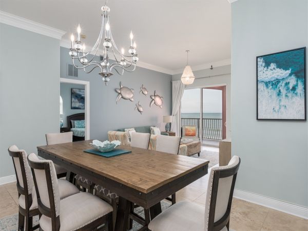 Beachfront 4BR/2.5BA Condo in Treasure Island Sleeps 10 Guests