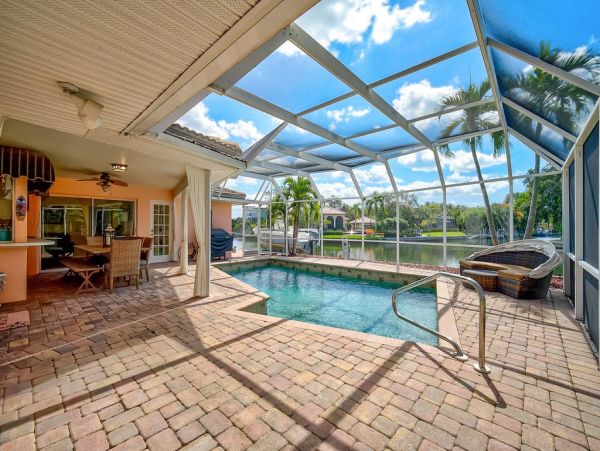 Lovely 3 Vacation Rental with Canal View in Siesta Key
