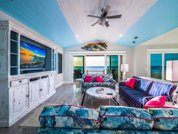 Gulf Front Upscale Four Bedroom Vacation Home in Holmes Beach