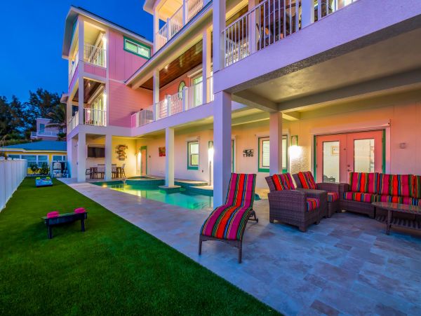 Gulf Front Upscale Four Bedroom Vacation Home in Holmes Beach