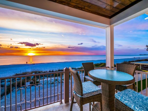 Gulf Front Upscale Four Bedroom Vacation Home in Holmes Beach