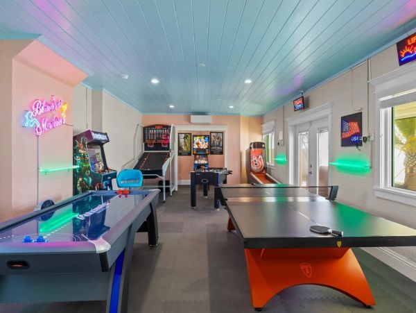 Gulf Front Upscale Four Bedroom Vacation Home in Holmes Beach